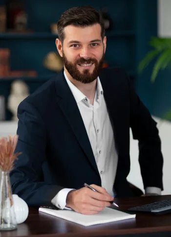 Our Financial Experts The Team  Member Solution. - 满冠体育
